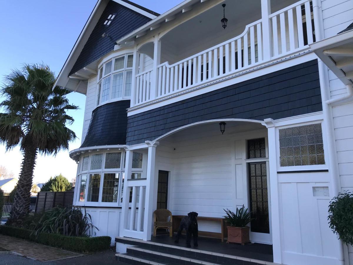 Cedar House Bed & Breakfast Гизбърн Екстериор снимка
