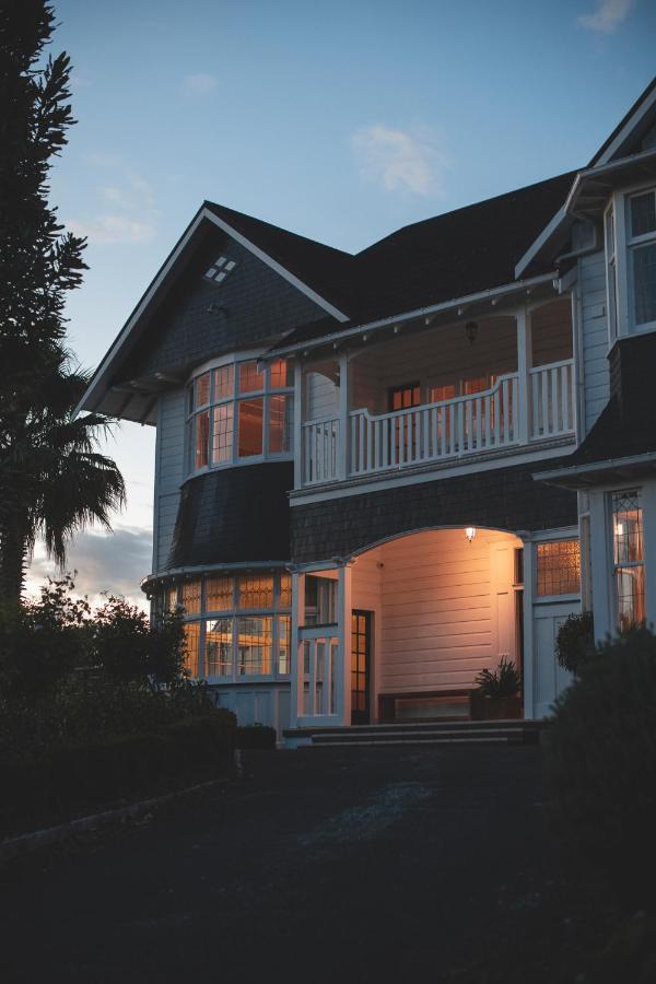 Cedar House Bed & Breakfast Гизбърн Екстериор снимка