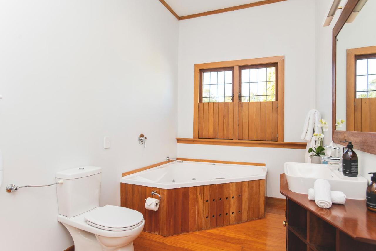 Cedar House Bed & Breakfast Гизбърн Екстериор снимка