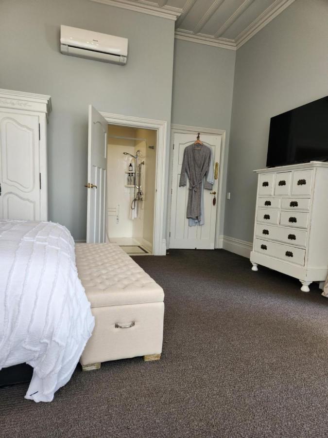 Cedar House Bed & Breakfast Гизбърн Екстериор снимка